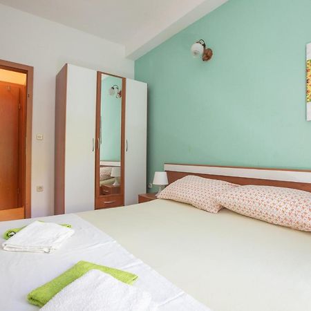Vega Apartments Podgora Extérieur photo